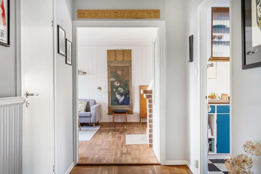 Апартаменты Retro Retreat With Modern Comforts Стокгольм Швеция