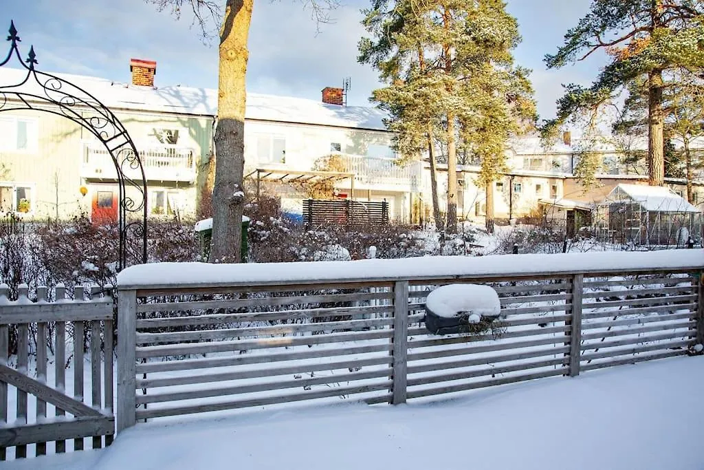 Апартаменты Retro Retreat With Modern Comforts Стокгольм