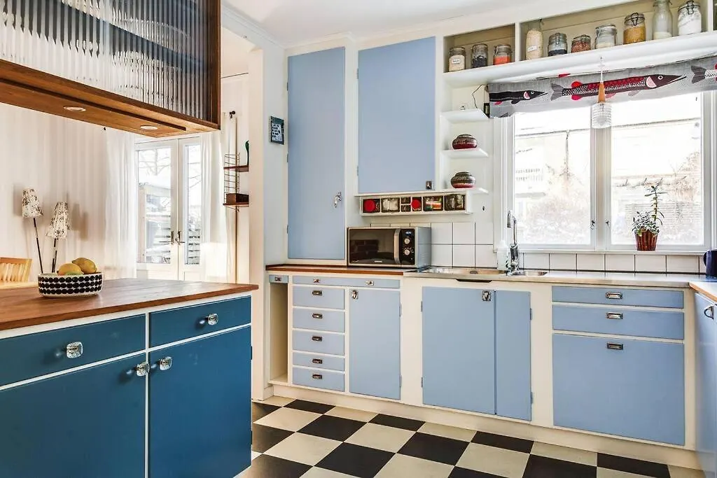 Retro Retreat With Modern Comforts Стокгольм