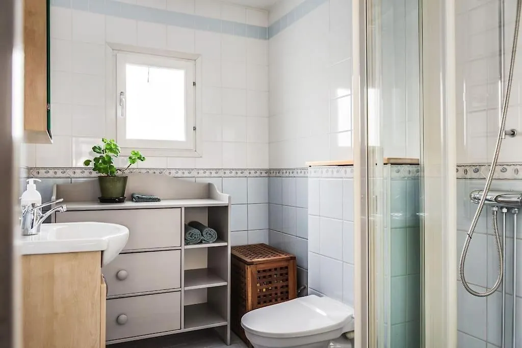 Retro Retreat With Modern Comforts Стокгольм